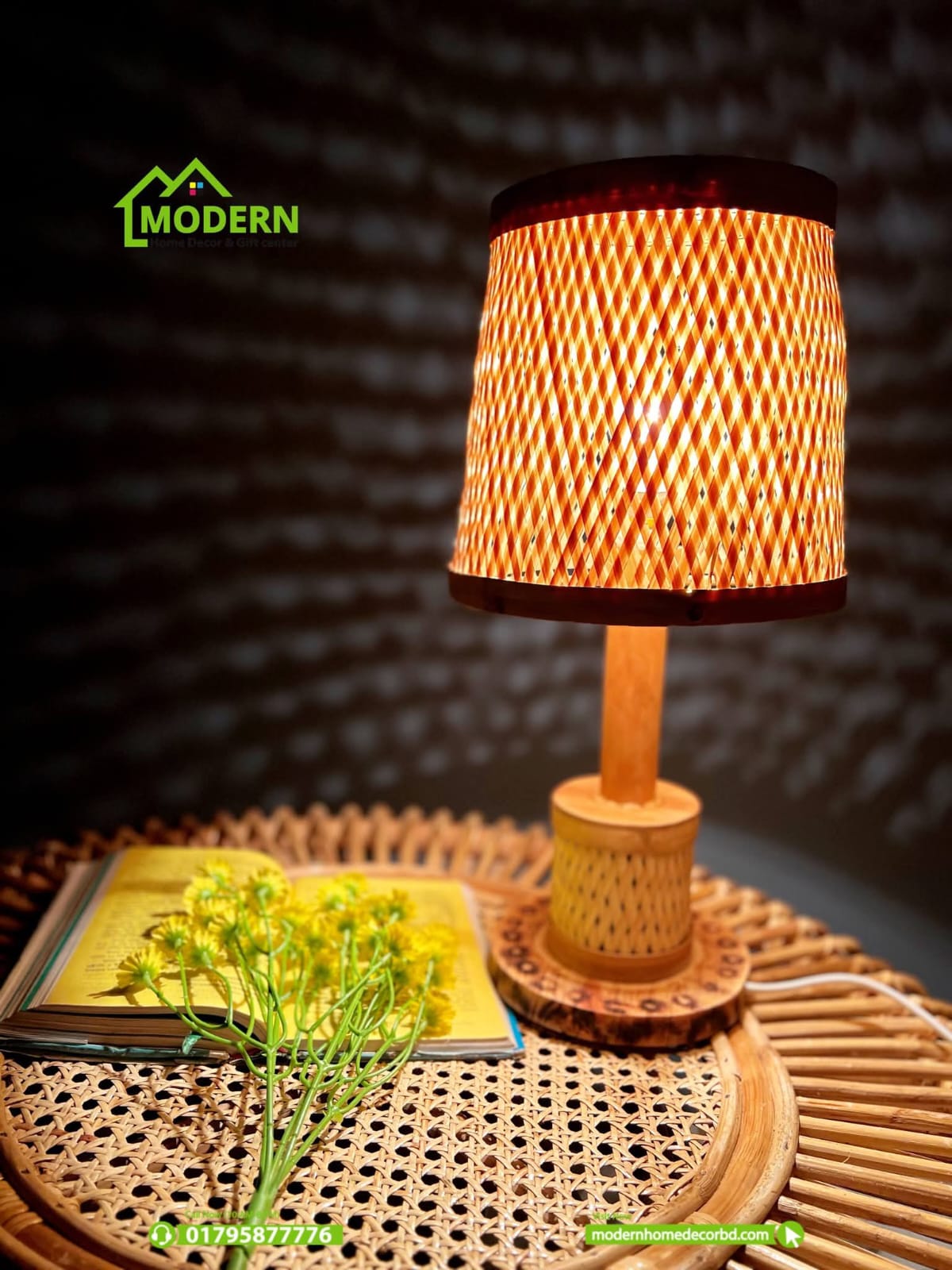 Premium Bamboo Lattice Table Lamp